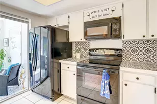 3100 Hartford St N, Saint Petersburg, FL 33713 - Photo 11