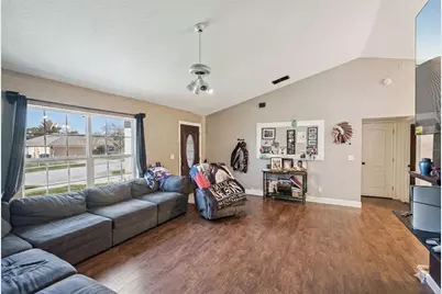 1122 Chelsea Parc Dr, Minneola, FL 34715 - Photo 7