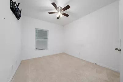 669 Jupiter Beach Road, Groveland, FL 34736 - Photo 19