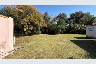 1121 S Adelle Avenue, Deland, FL 32720 - Photo 9