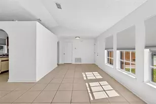 2346 Queenswood Cir, Kissimmee, FL 34743 - Photo 7