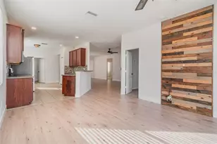 572 Vista Ridge Dr, Ruskin, FL 33570 - Photo 11