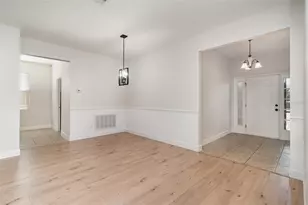 572 Vista Ridge Dr, Ruskin, FL 33570 - Photo 9