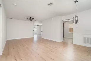 572 Vista Ridge Dr, Ruskin, FL 33570 - Photo 7