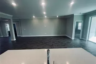 10183 White Magnolia Sq, Thonotosassa, FL 33592 - Photo 5