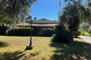 35412 Crescent Dr, Fruitland Park, FL 34731 - Photo 1