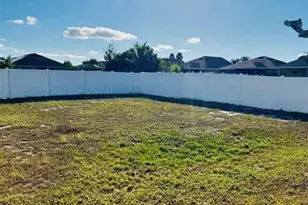 4108 Island Lakes Dr, Winter Haven, FL 33881 - Photo 3