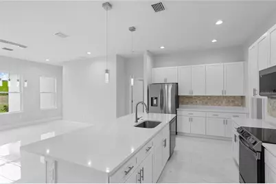 197 Valencia Ridge Drive, Auburndale, FL 33823 - Photo 9