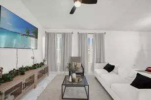 812 E Flag Ln, Kissimmee, FL 34759 - Photo 5