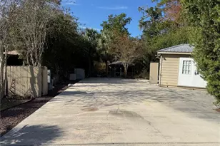 10249 NE 28th Loop, Silver Springs, FL 34488 - Photo 1