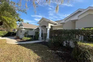 11102 Hyacinth Pl, Lakewood Ranch, FL 34202 - Photo 3