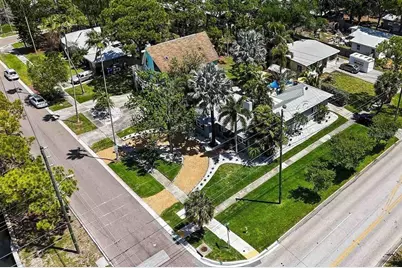 8301 Riverside Drive NE, Saint Petersburg, FL 33702 - Photo 3