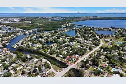 8301 Riverside Drive NE, Saint Petersburg, FL 33702 - Photo 7