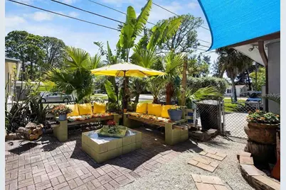 8301 Riverside Drive NE, Saint Petersburg, FL 33702 - Photo 9