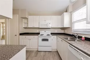 2839 Hope St, Sarasota, FL 34231 - Photo 5