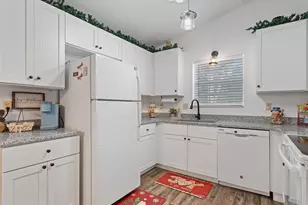 25336 St Anne St, Sorrento, FL 32776 - Photo 9