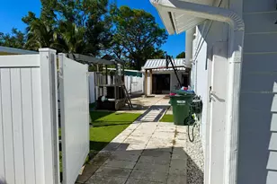 1057 Willis Ave, Sarasota, FL 34232 - Photo 11