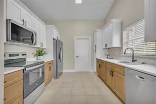 37510 Leggett Ln, Lady Lake, FL 32159 - Photo 11