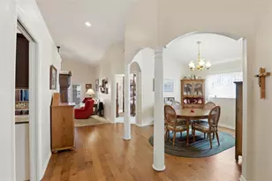 864 Lake Elsie Dr, Tavares, FL 32778 - Photo 5