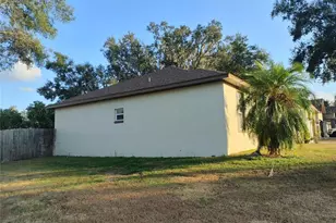 5398 Oxford Manor Cir, Lakeland, FL 33810 - Photo 3