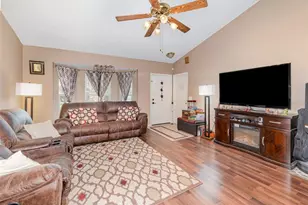 2830 Gramercy Dr, Deltona, FL 32738 - Photo 5