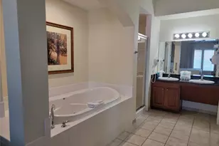 8101 Resort Village Dr, Orlando, FL 32821 - Photo 9
