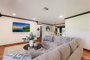 2077 Racimo Dr, Sarasota, FL 34240 - Photo 7