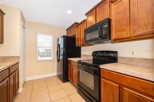 391 Carina Cir, Sanford, FL 32773 - Photo 7