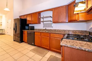 1075 David Walker Dr, Tavares, FL 32778 - Photo 11