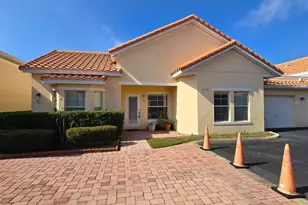 1075 David Walker Dr, Tavares, FL 32778 - Photo 1