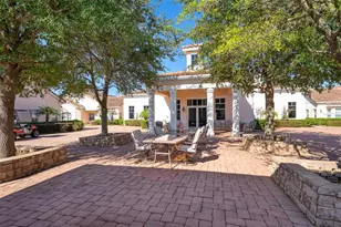 1075 David Walker Dr, Tavares, FL 32778 - Photo 5