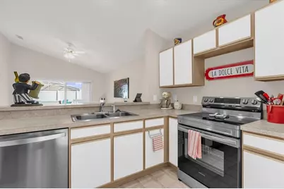 1154 Bloomingdale Drive, Davenport, FL 33897 - Photo 17