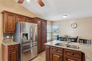 1042 Seminole Creek Dr, Oviedo, FL 32765 - Photo 9