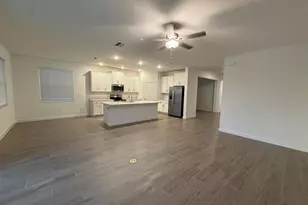 31740 Griffin Sands Ln, San Antonio, FL 33576 - Photo 5