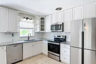 3753 Benson Ave N, Saint Petersburg, FL 33713 - Photo 9