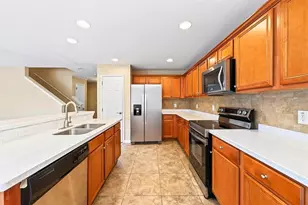 2564 Abey Blanco Dr, Orlando, FL 32828 - Photo 9