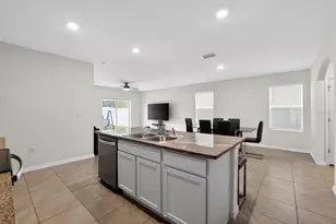 32597 Canyonlands Dr, Wesley Chapel, FL 33543 - Photo 13