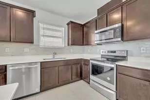 1140 Sugarwood St, Davenport, FL 33837 - Photo 3