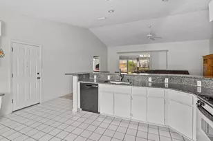 21523 Queen Anne Ct, Leesburg, FL 34748 - Photo 15