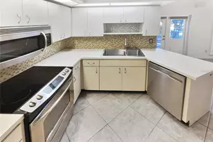 605 Sand Ridge Dr, Valrico, FL 33594 - Photo 9