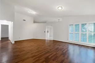 605 Sand Ridge Dr, Valrico, FL 33594 - Photo 3