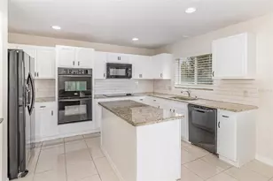 413 Country Cottage Ln, Winter Garden, FL 34787 - Photo 13