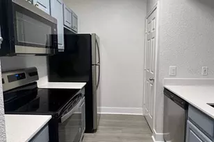 911 N Orange Ave, Orlando, FL 32801 - Photo 17