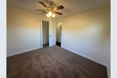 2305 26th Avenue W, Bradenton, FL 34205 - Photo 13