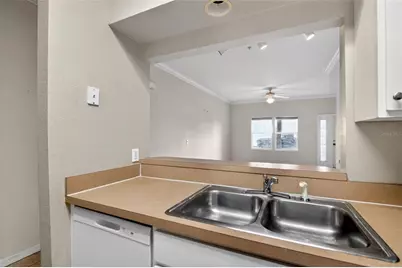 9177 SW 52nd Road #E-102, Gainesville, FL 32608 - Photo 17