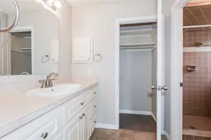 1303 Sandalwood Dr, Plant City, FL 33563 - Photo 13