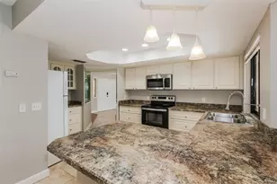 1303 Sandalwood Dr, Plant City, FL 33563 - Photo 9