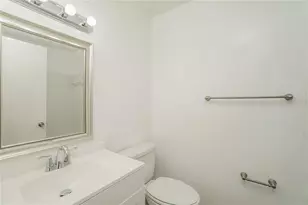 14206 Village Terrace Dr, Tampa, FL 33624 - Photo 9