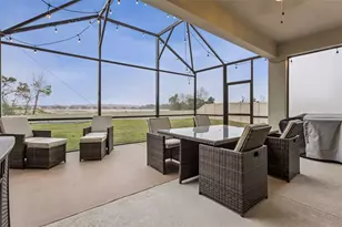 594 Via Bella Ct, Howey in the Hills, FL 34737 - Photo 5