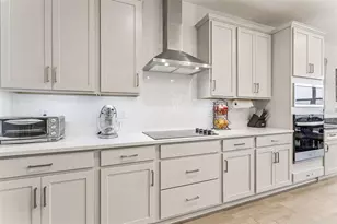 594 Via Bella Ct, Howey in the Hills, FL 34737 - Photo 9